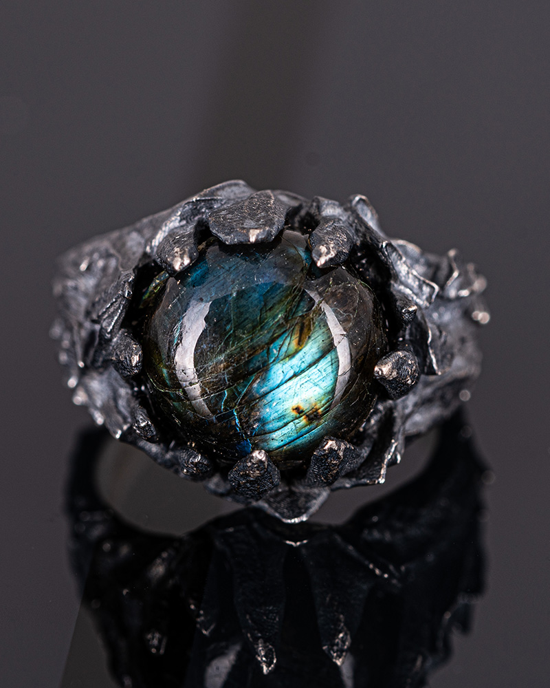Obscurite Ring with Labradorite Stone - Image 7